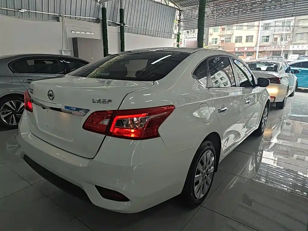 Sylphy Classic 1.6 XE CVT Exclusive