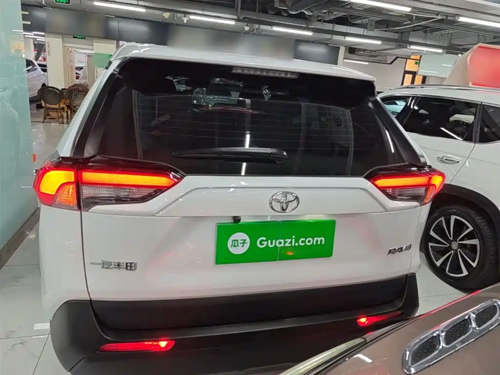RAV4 2.0 L CVT 2 WD Urban