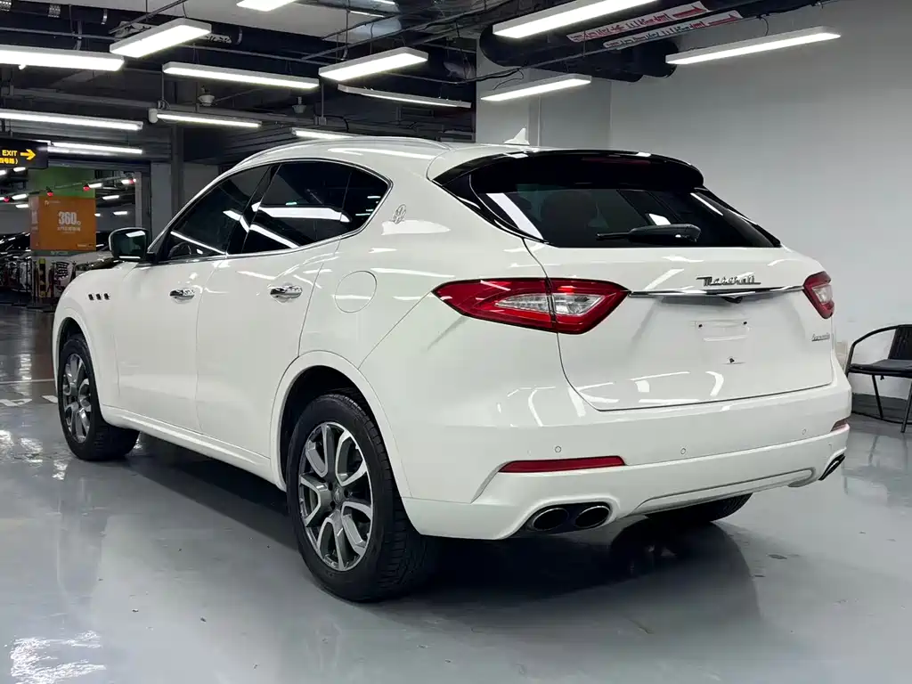 Levante 3.0 T Standard