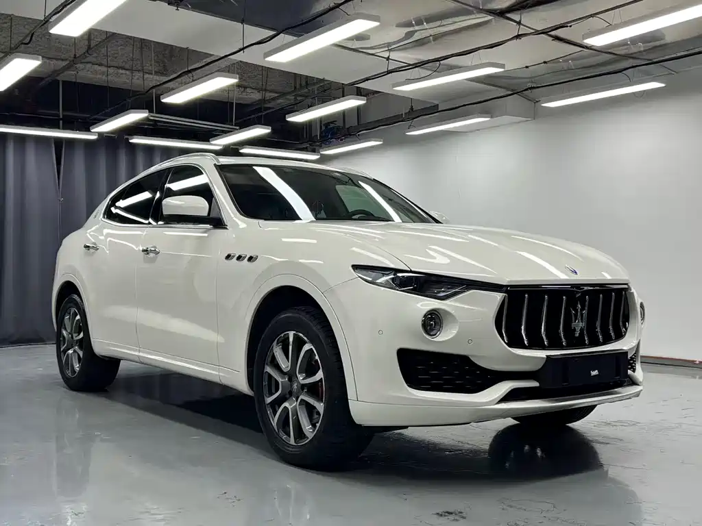 Levante 3.0 T Standard