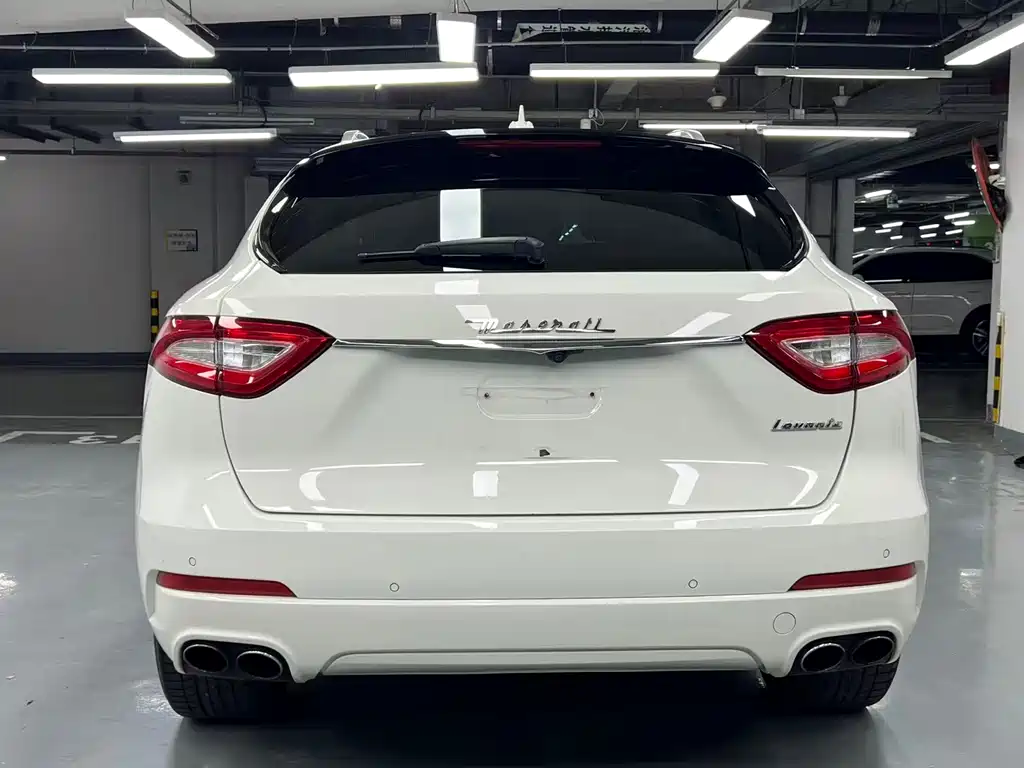 Levante 3.0 T Standard