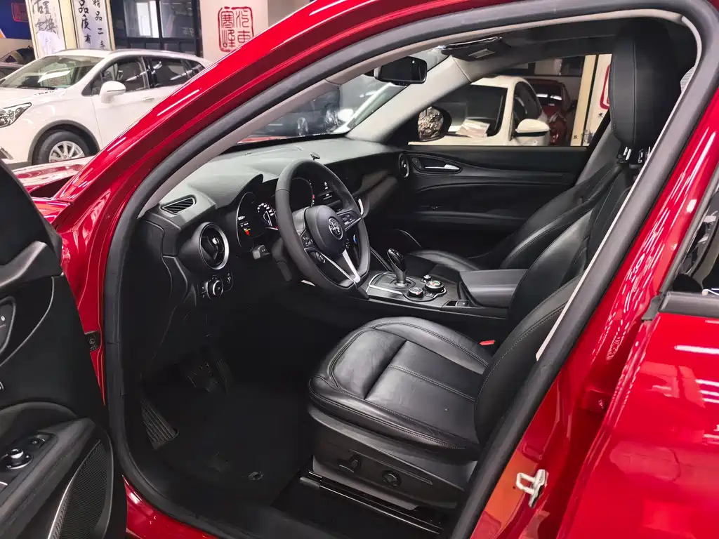 Stelvio 2.0 T 200 HP Elite