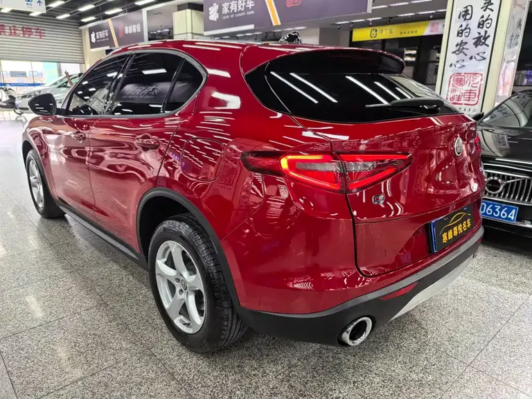 Alfa Romeo Stelvio 2.0 T 200 HP Elite