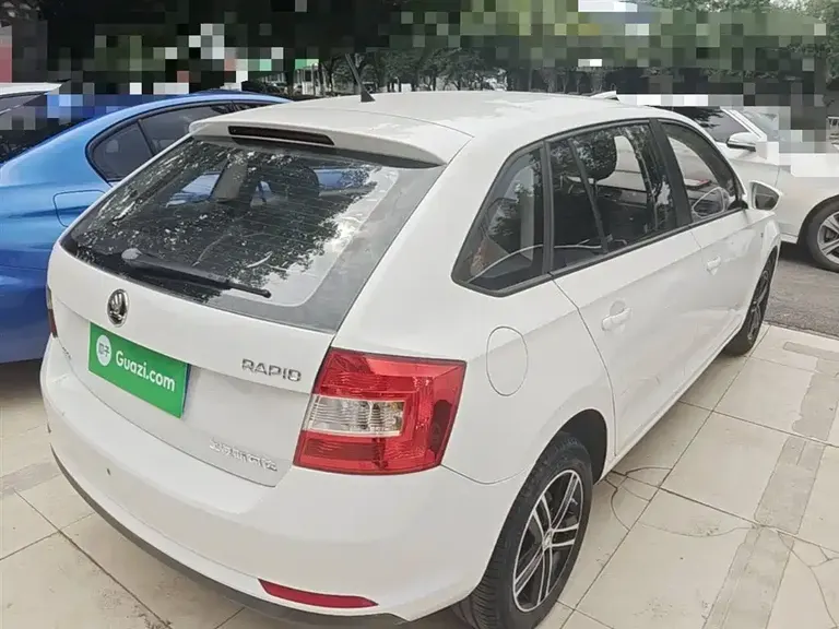 Skoda Rapid Spaceback Facelift 1.6 L Auto Forward