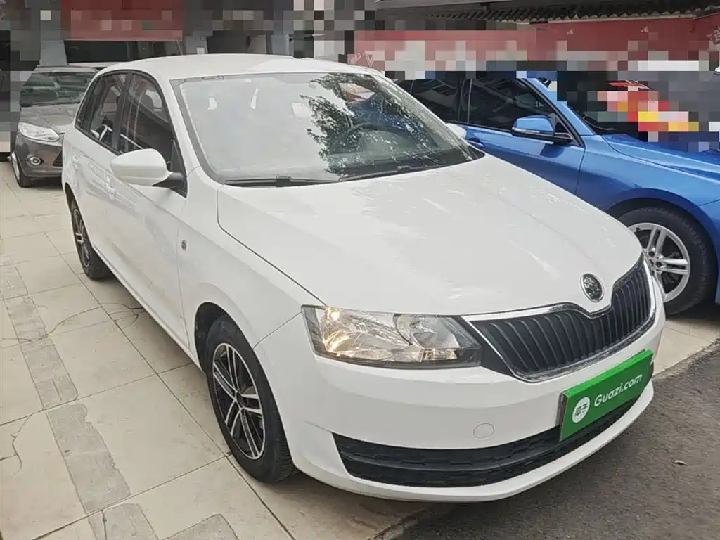 Rapid Spaceback Facelift 1.6 L Auto Forward