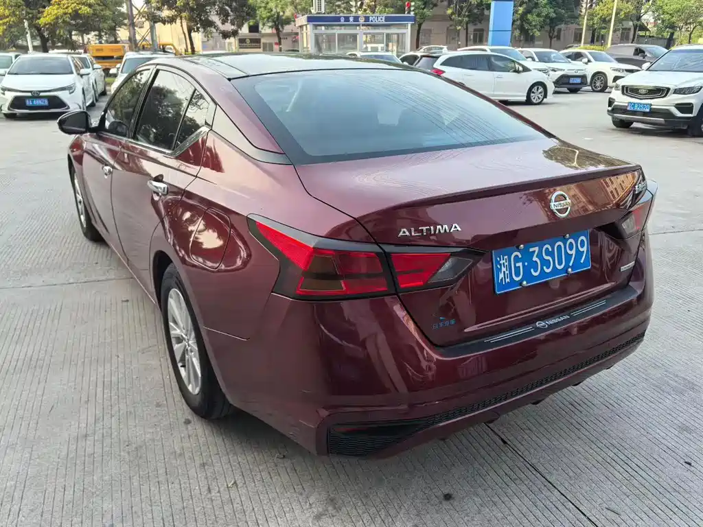 Teana Facelift 2.0 L XL Comfort