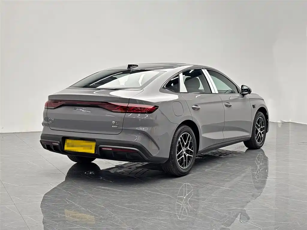 Qin L 秦L 2026款 DM-i 210 KM超越型