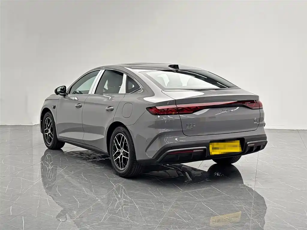 Qin L 秦L 2026款 DM-i 210 KM超越型