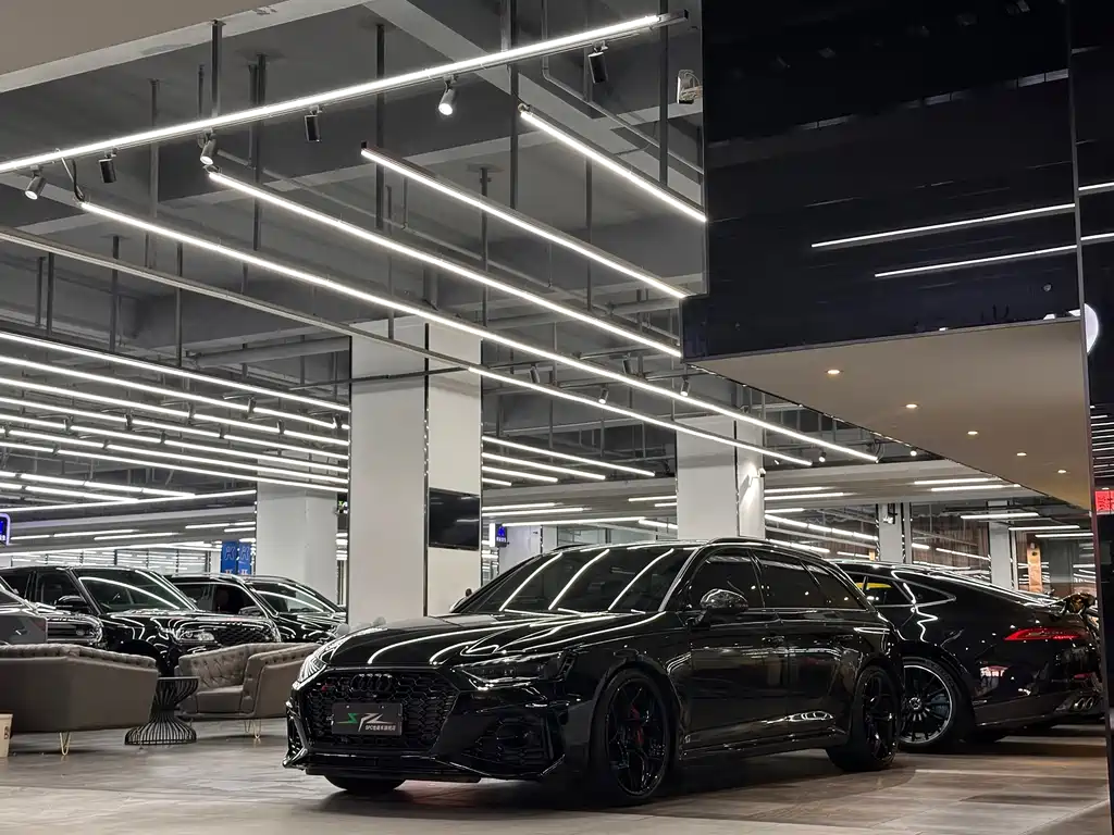 Audi RS 4 RS4 Avant Obsidian