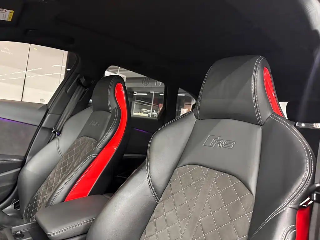 Audi RS 4 奥迪RS 4 2021款 RS4 Avant 暗金版