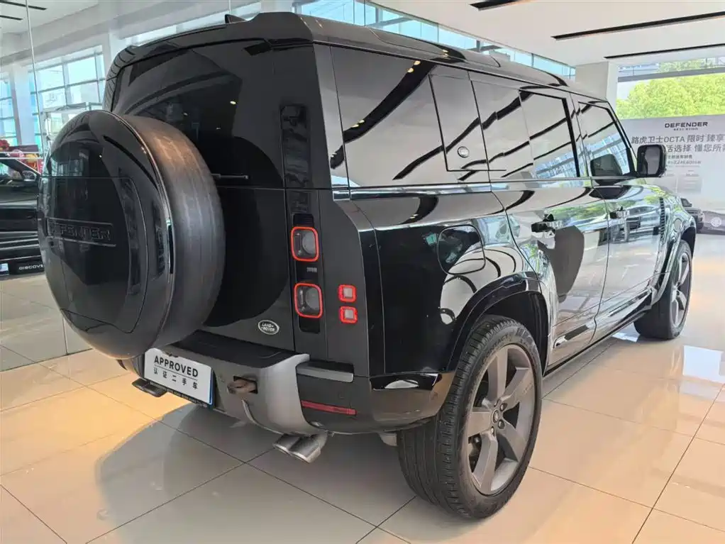 Land Rover Defender Facelift 110 5.0 T V8