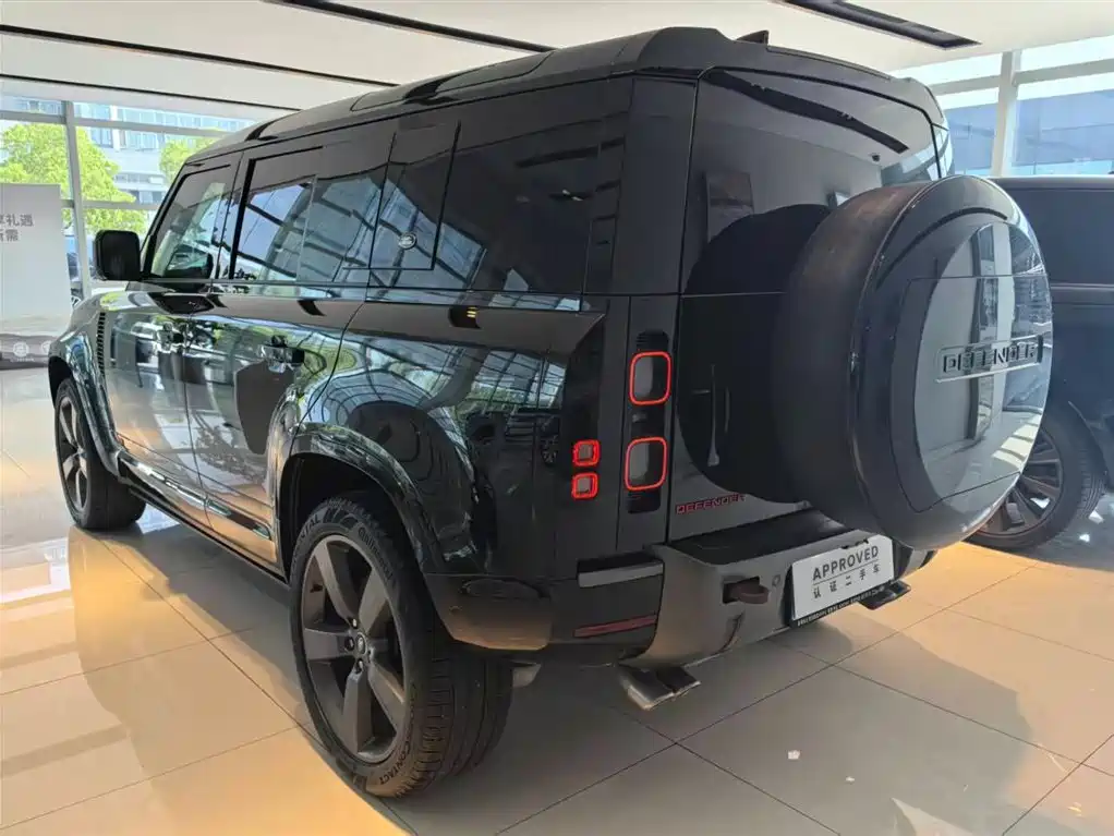 Land Rover Defender Facelift 110 5.0 T V8
