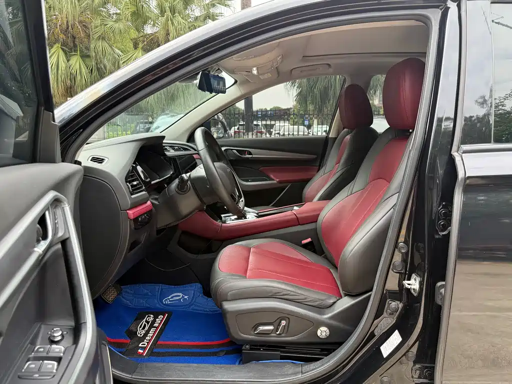 Dongfeng Fengshen AX7 PRO 1.6 T Auto Glory