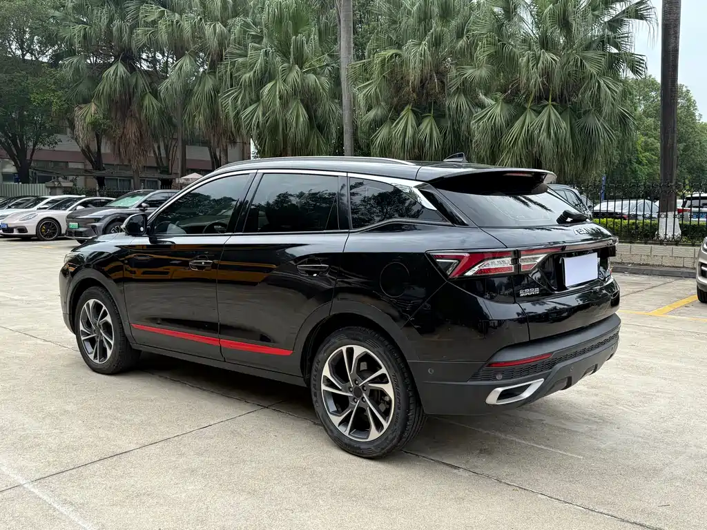 Dongfeng Fengshen AX7 PRO 1.6 T Auto Glory