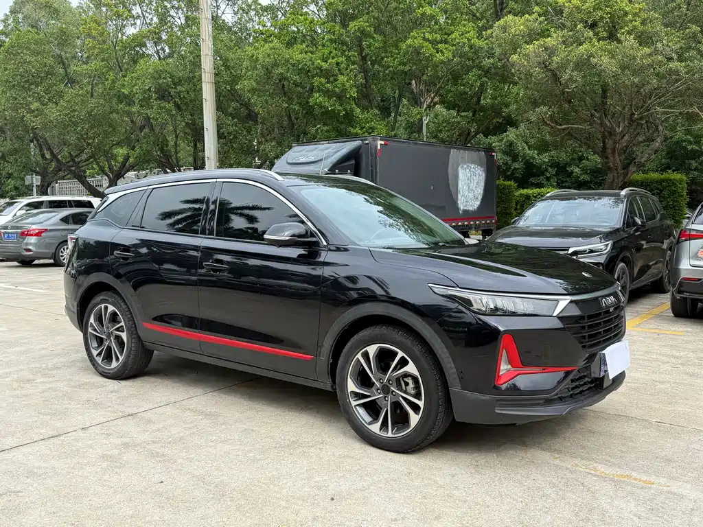Dongfeng Fengshen AX7 PRO 1.6 T Auto Glory