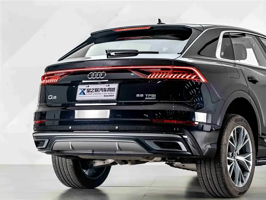Audi Q8 55 TFSI Luxury Dynamic