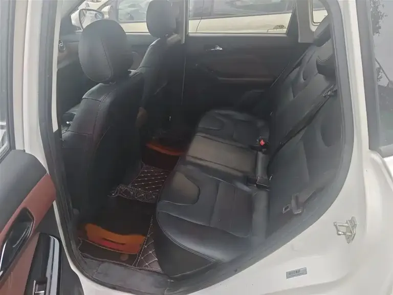 BAIC Changhe Q35 北汽昌河Q35 2016款 1.5 L 自动炫智版