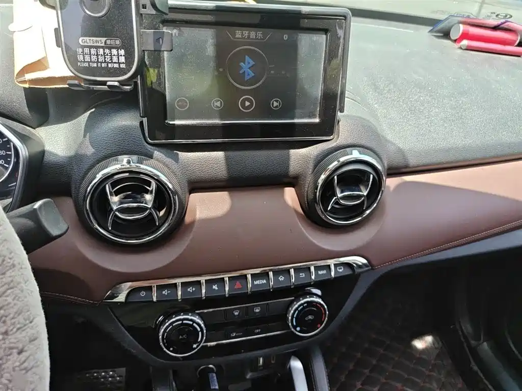BAIC Changhe Q35 北汽昌河Q35 2016款 1.5 L 自动炫智版