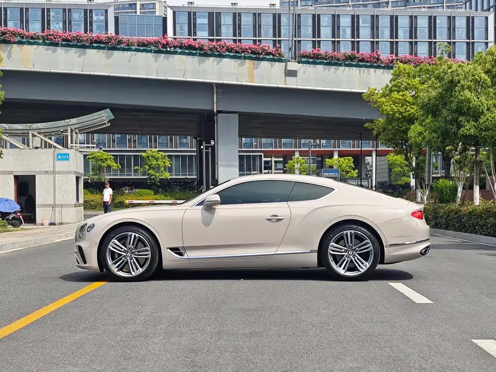 Continental GT 4.0 T GT V8