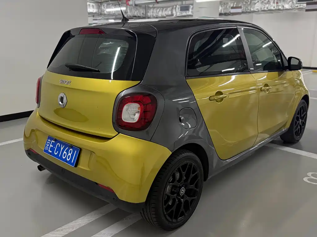 smart forfour 0.9 T 66 kW Pioneer