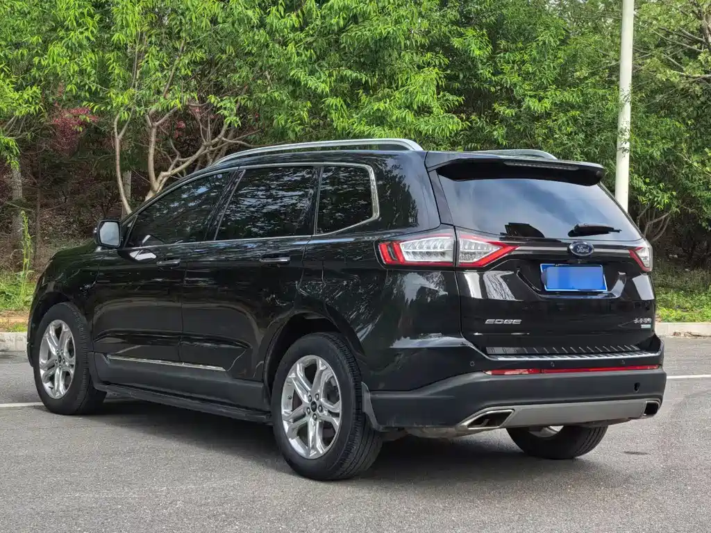 Edge EcoBoost 245 2 WD Grand Sharp 7-seat