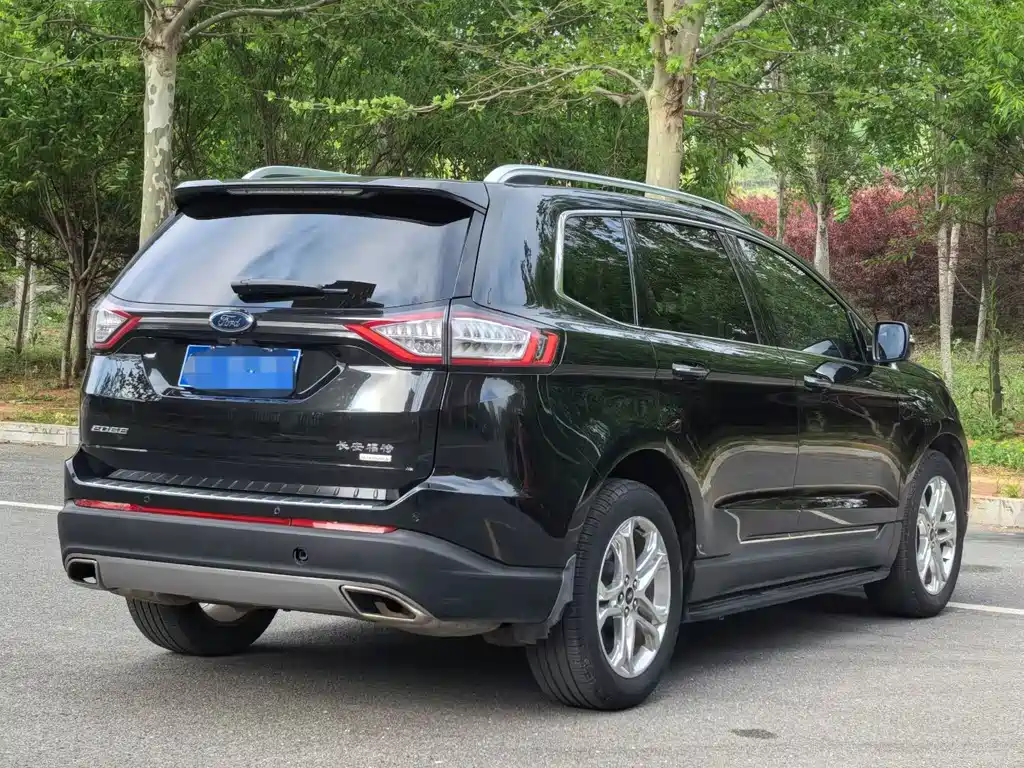 Edge EcoBoost 245 2 WD Grand Sharp 7-seat