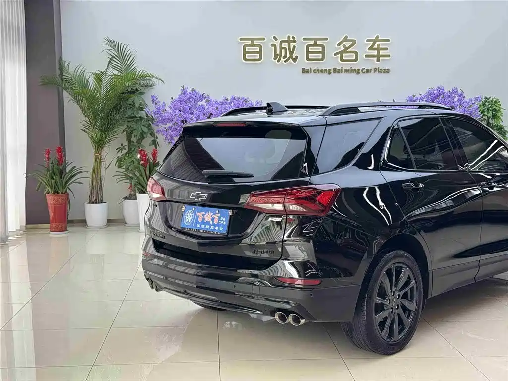Equinox 探界者 2022款 轻混 550 T RS 四驱智能拓界版