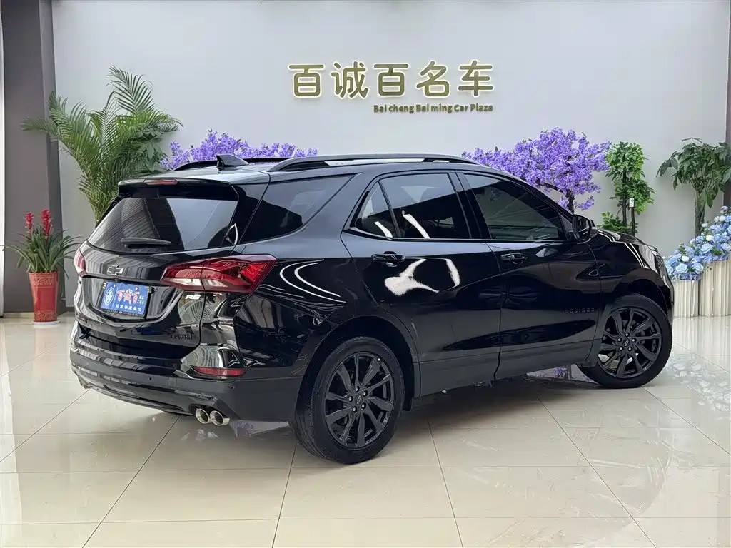 Equinox 探界者 2022款 轻混 550 T RS 四驱智能拓界版