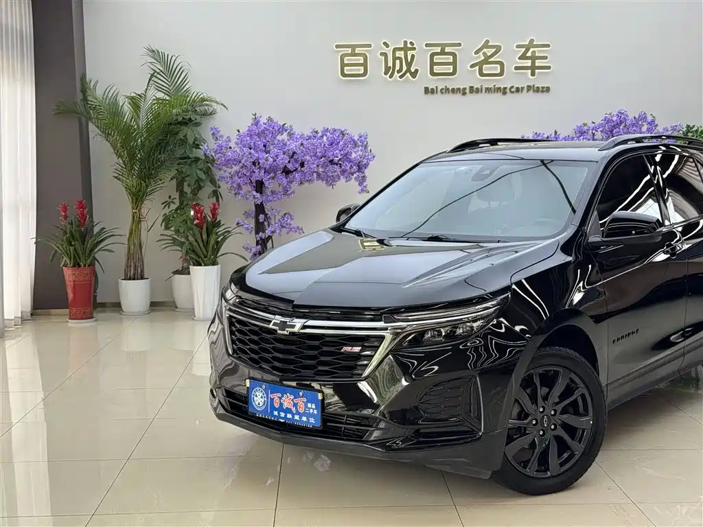 Equinox 探界者 2022款 轻混 550 T RS 四驱智能拓界版