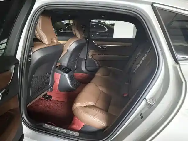 Volvo S90 PHEV T8 PHEV 4 WD Long Range Smart Ease Luxury