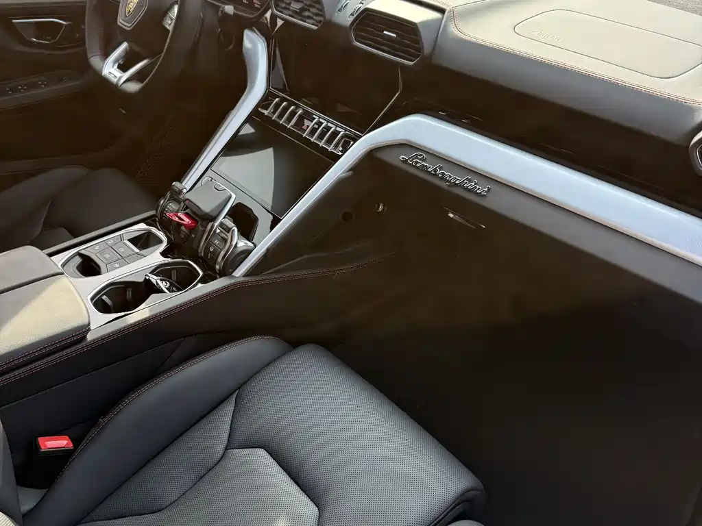Urus 4.0 T V8