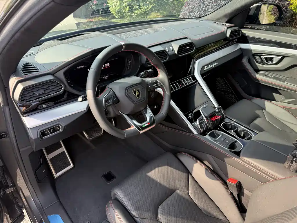Urus 4.0 T V8