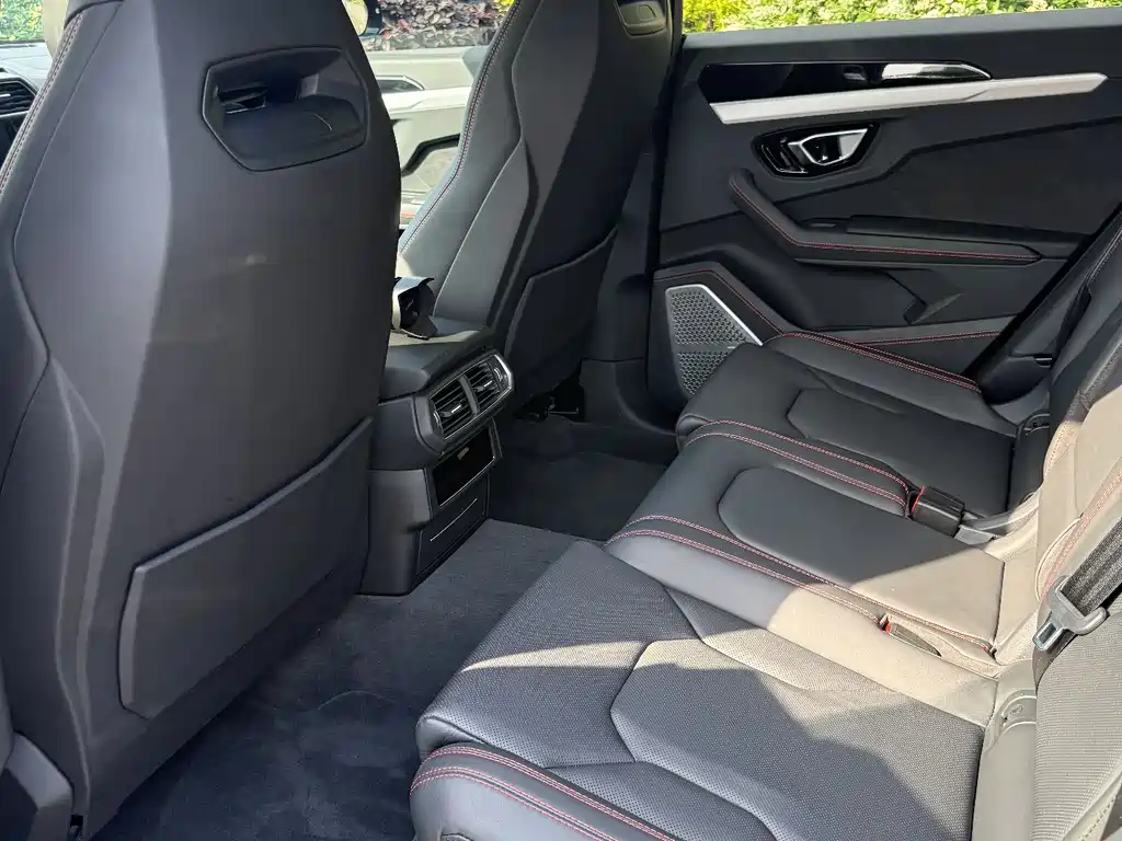 Urus 4.0 T V8