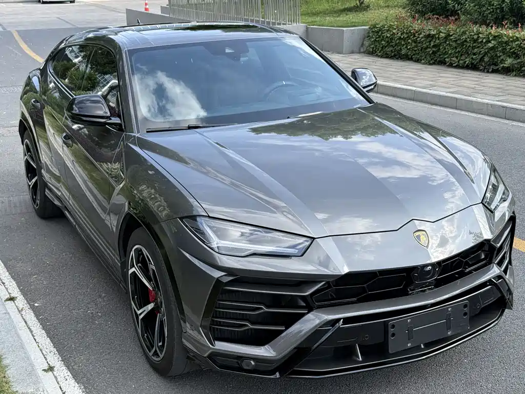 Urus 4.0 T V8