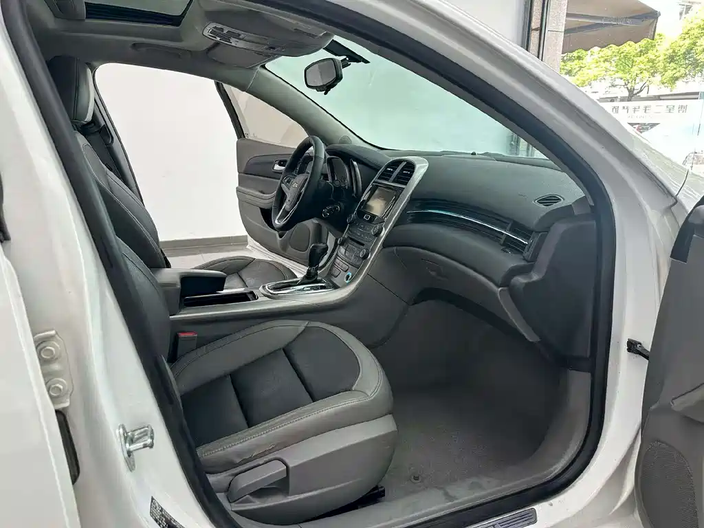 Malibu 2.0 L Auto Luxury