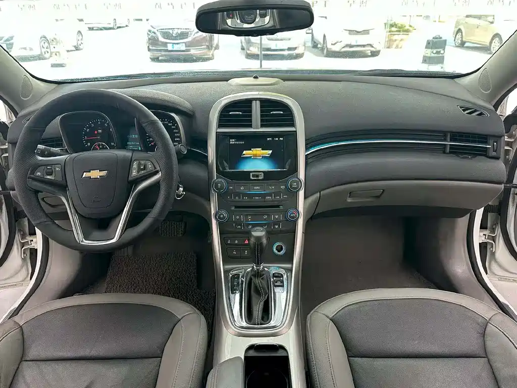 Malibu 2.0 L Auto Luxury