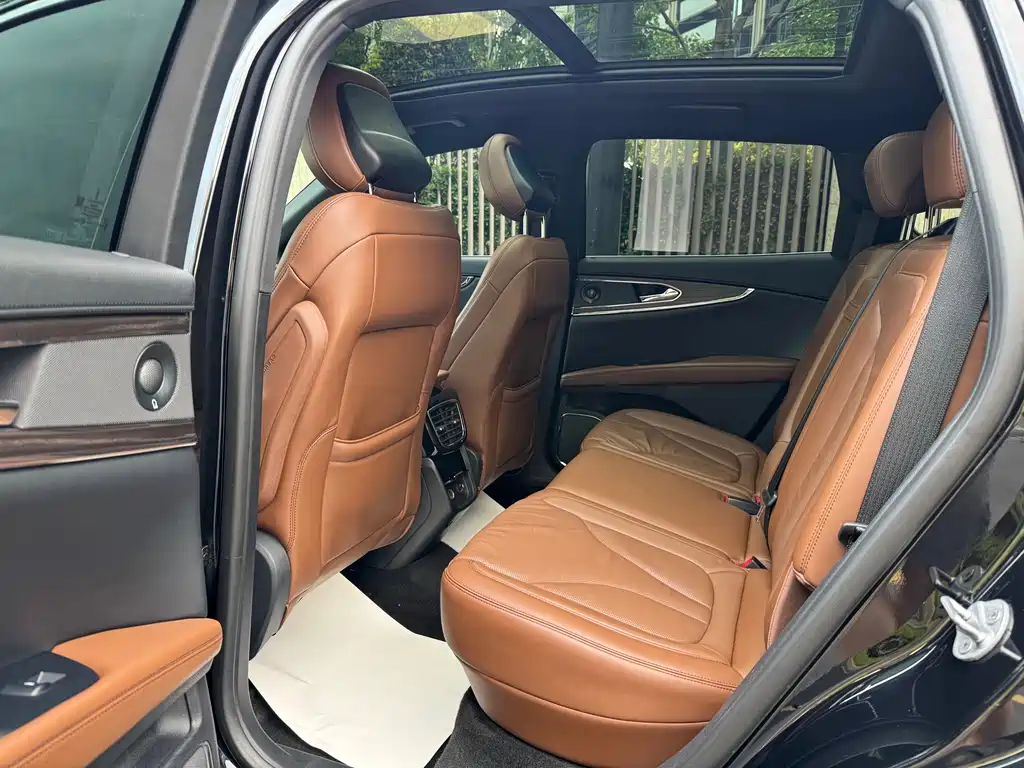 Nautilus 2.0 T 4 WD Graceful