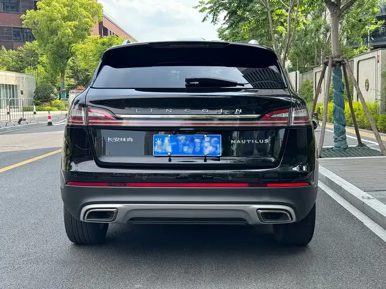Lincoln Nautilus 2.0 T 4 WD Graceful