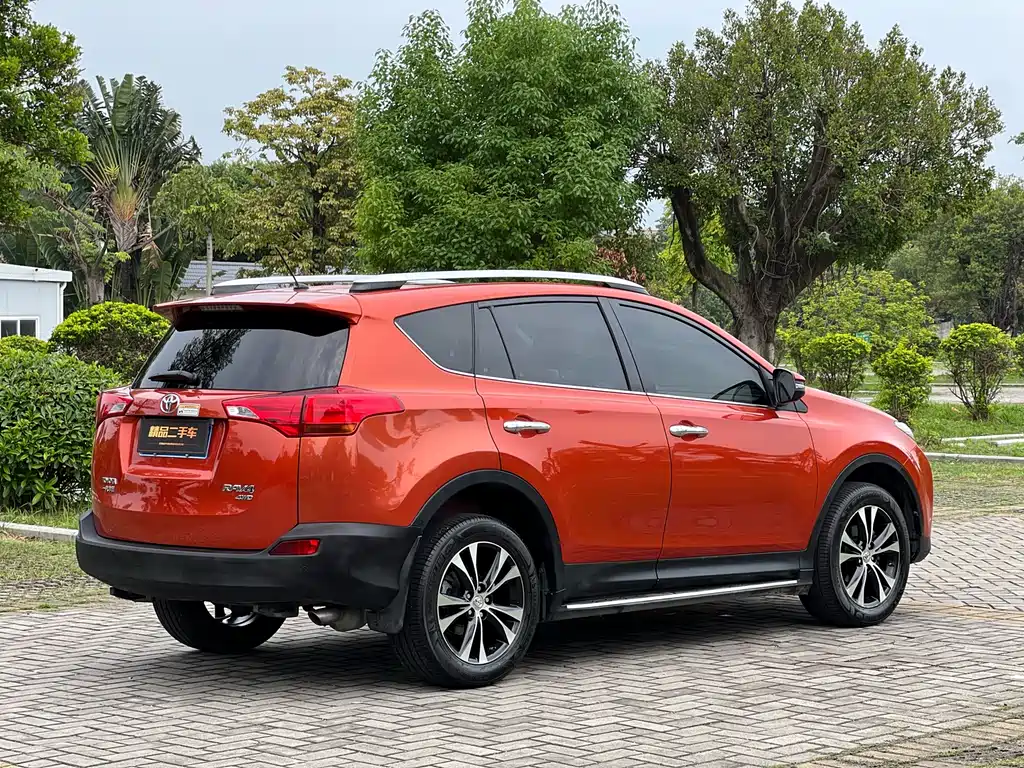 RAV4 2.5 L Auto 4 WD Distinguished