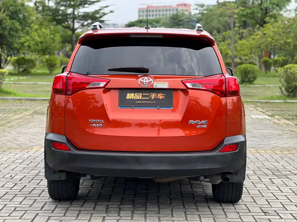 RAV4 2.5 L Auto 4 WD Distinguished