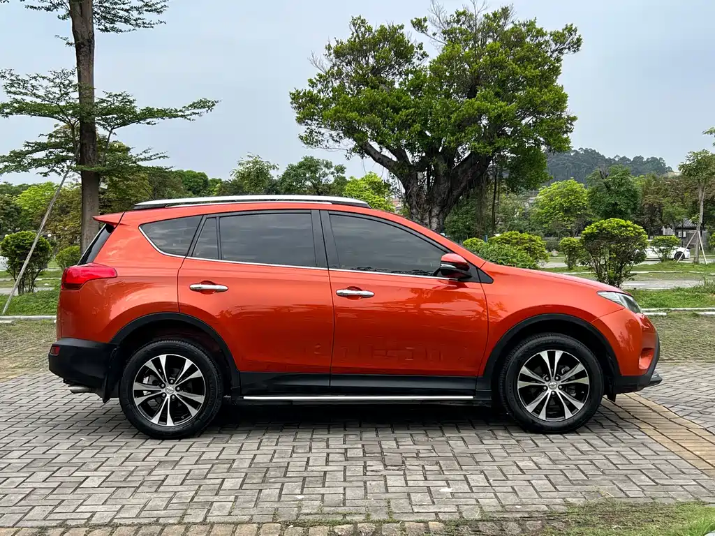 RAV4 2.5 L Auto 4 WD Distinguished