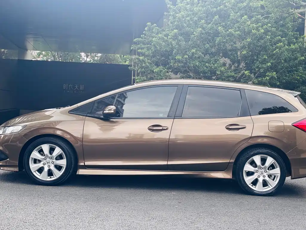 Jade 1.8 L Auto Comfort Elite 5-seat