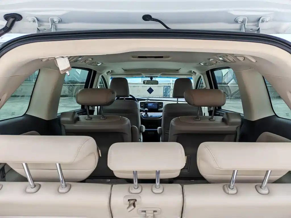 Odyssey 2.4 L Luxury