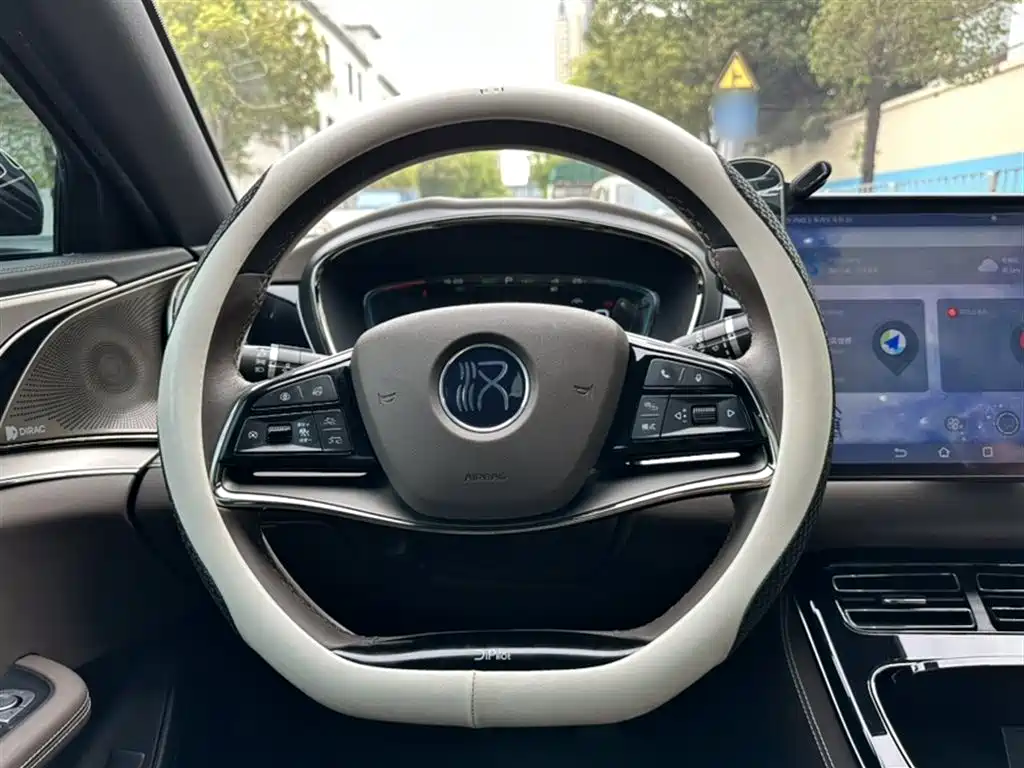 Han DM 4 WD Performance Luxury
