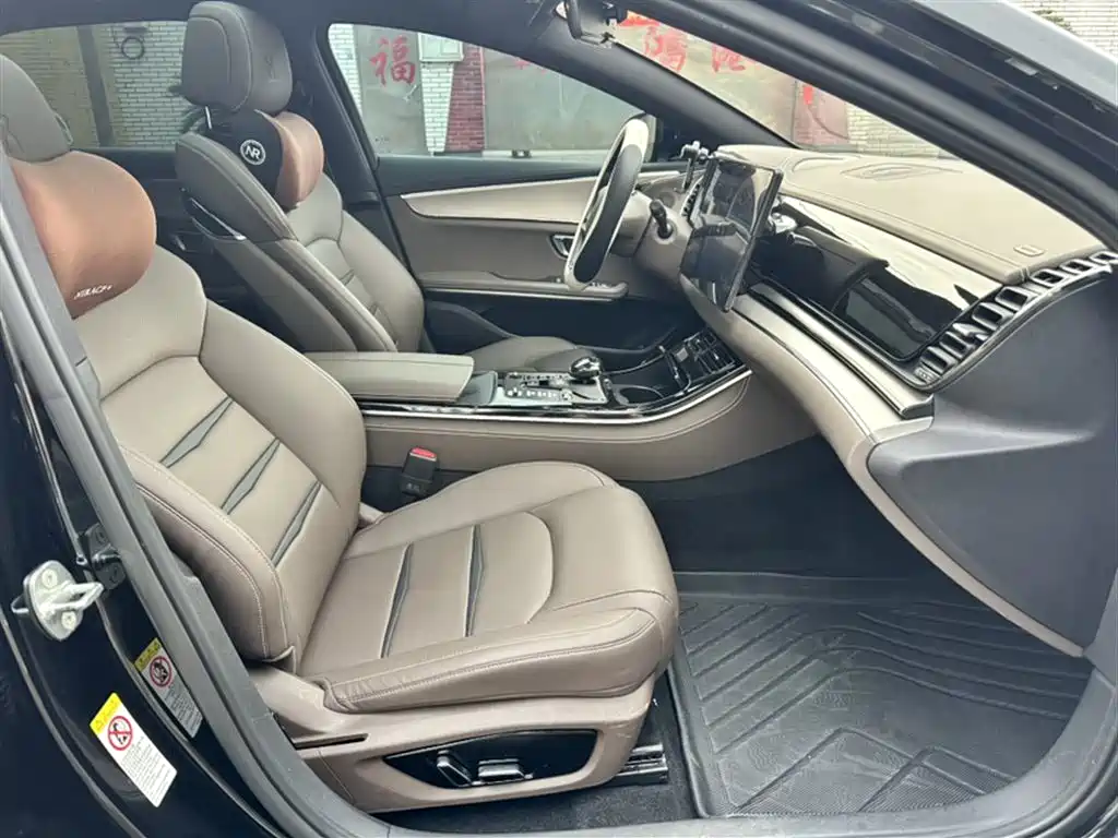 Han DM 4 WD Performance Luxury