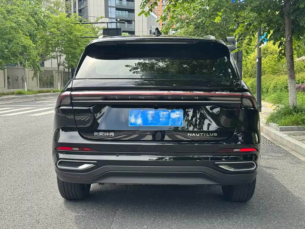 Nautilus 2.0 T 4 WD Comfort Supreme