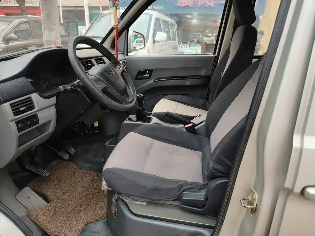 Wuling Zhiguang 五菱之光 2015款 1.2 L S 标准型LSI
