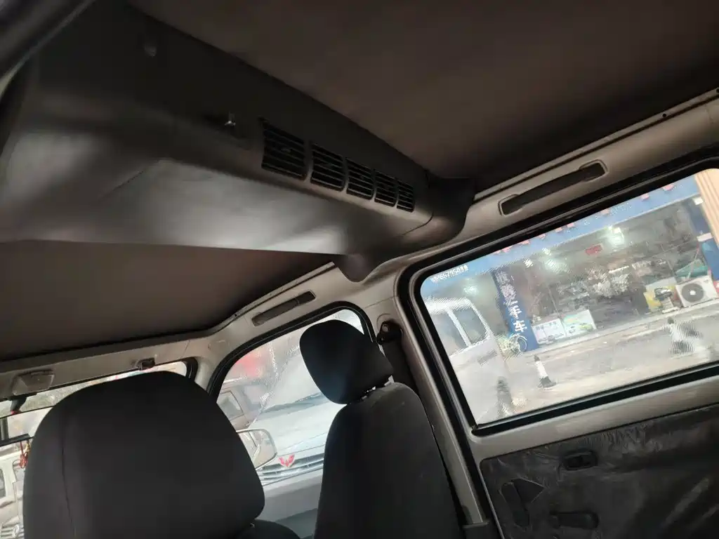 Wuling Zhiguang 五菱之光 2015款 1.2 L S 标准型LSI
