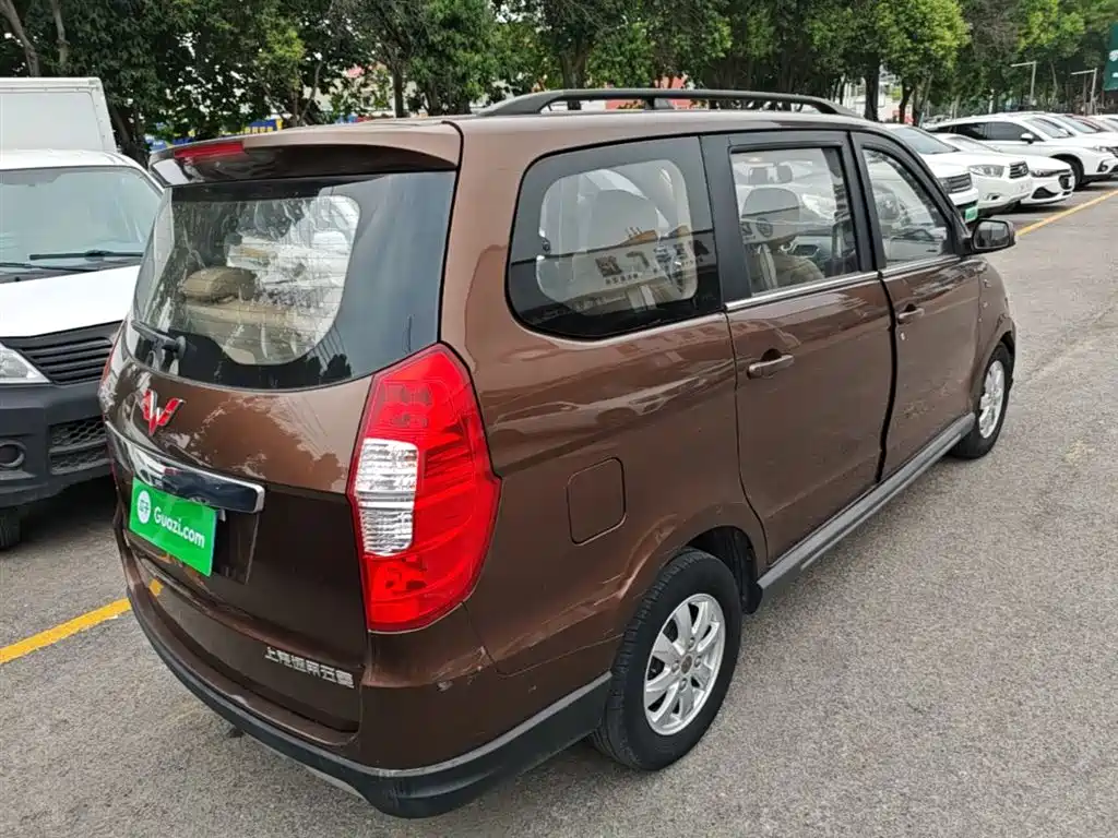 Wuling Hongguang 1.5 L S Comfort