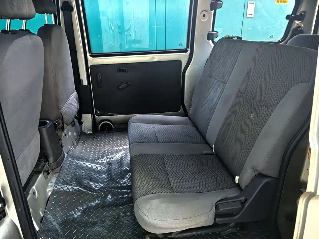 Wuling Zhiguang 五菱之光 2015款 1.2 L S 标准型LSI